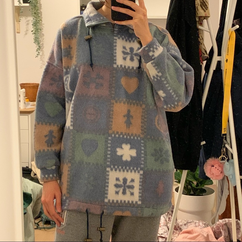 Printed Pullover with adjustable drawstring